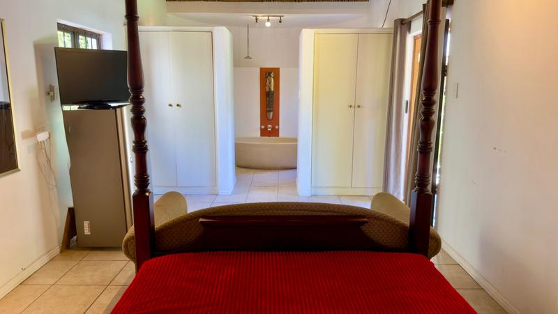 9 Bedroom Property for Sale in Hout Bay Western Cape